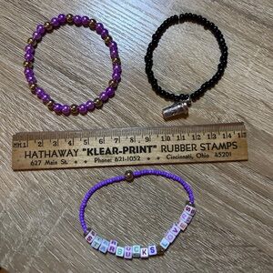 Taylor Swift friendship bracelets